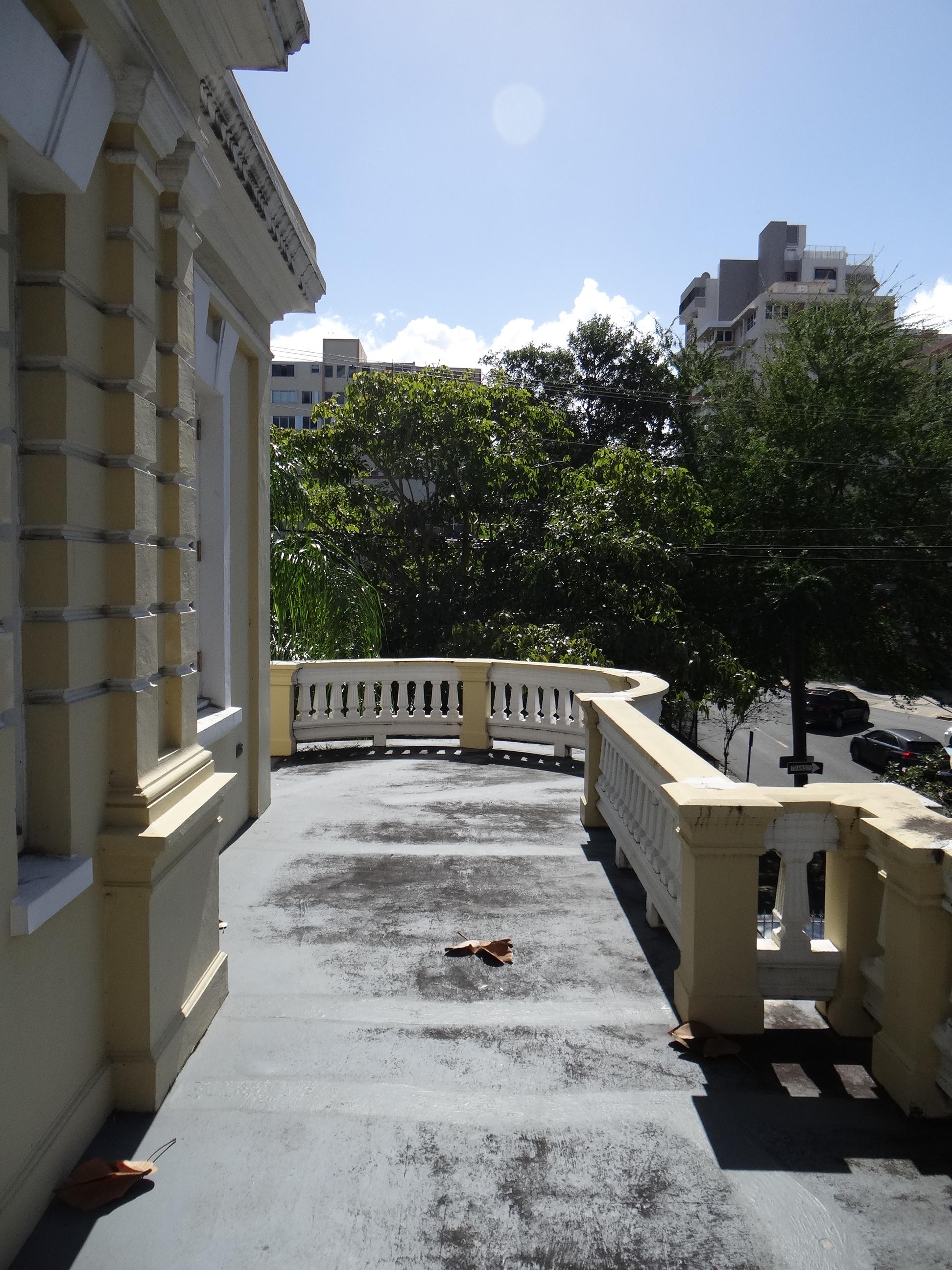 Casa La Giralda - Avenida Miramar, esquina calle Marti 651 - San Juan (Miramar) - 2014 00030